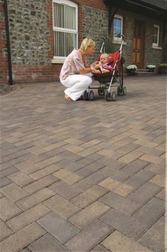 TOBERMORE 50MM PAVING PEDESTA 200X100X50MM BRACKEN